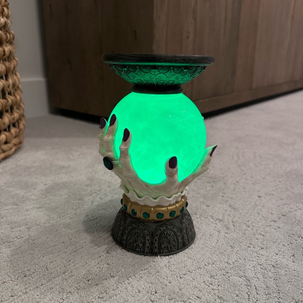 Bath & Body Works fortune teller waterglobe candle holder